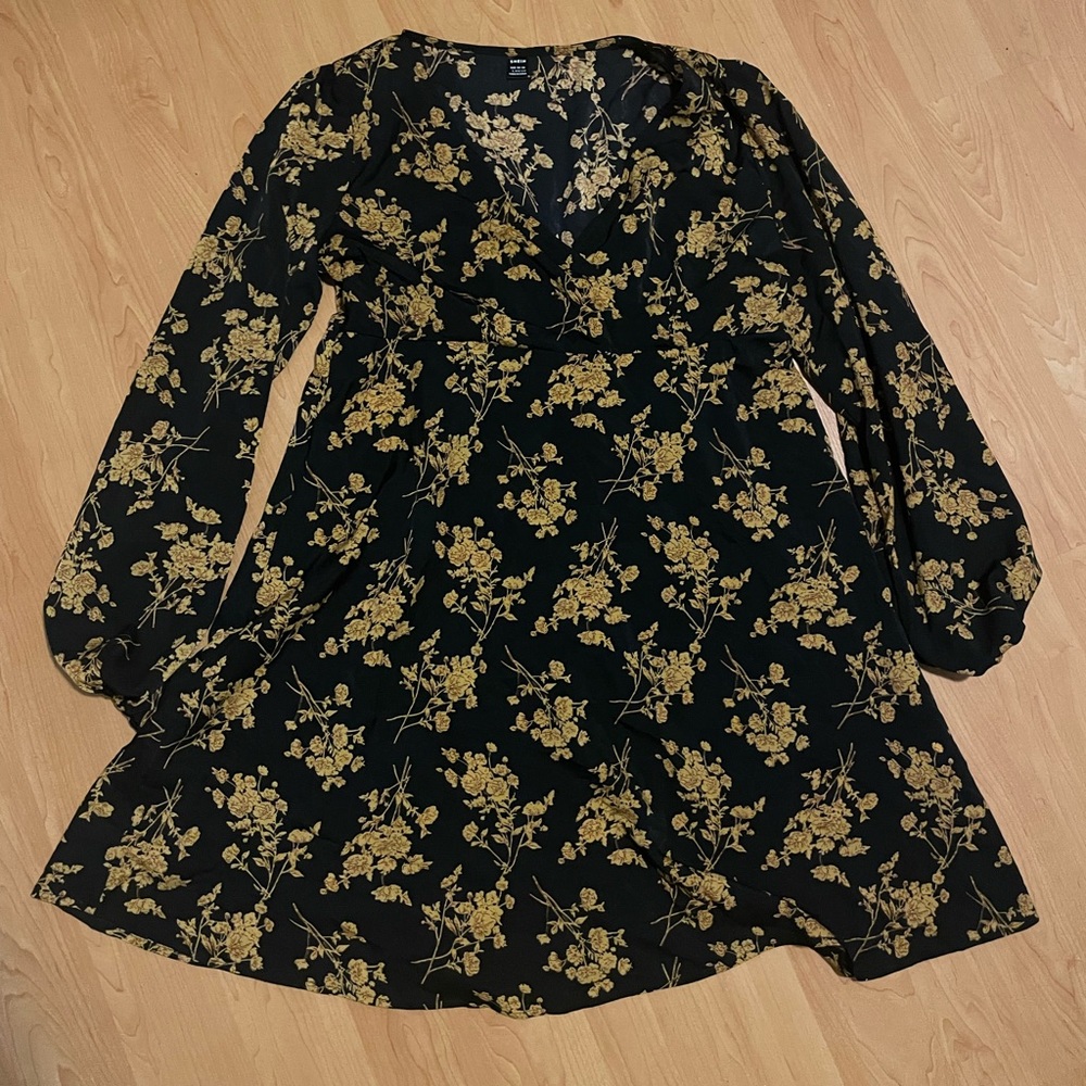 SHEIN Large Maternity Floral Long Sleeve Dress. NEVER WORN, no tags